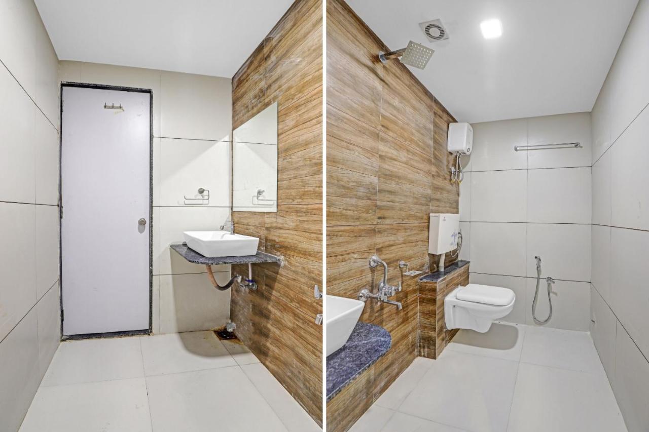 Oyo Flagship 86605 Hotel The Meriton 아흐메다바드 외부 사진