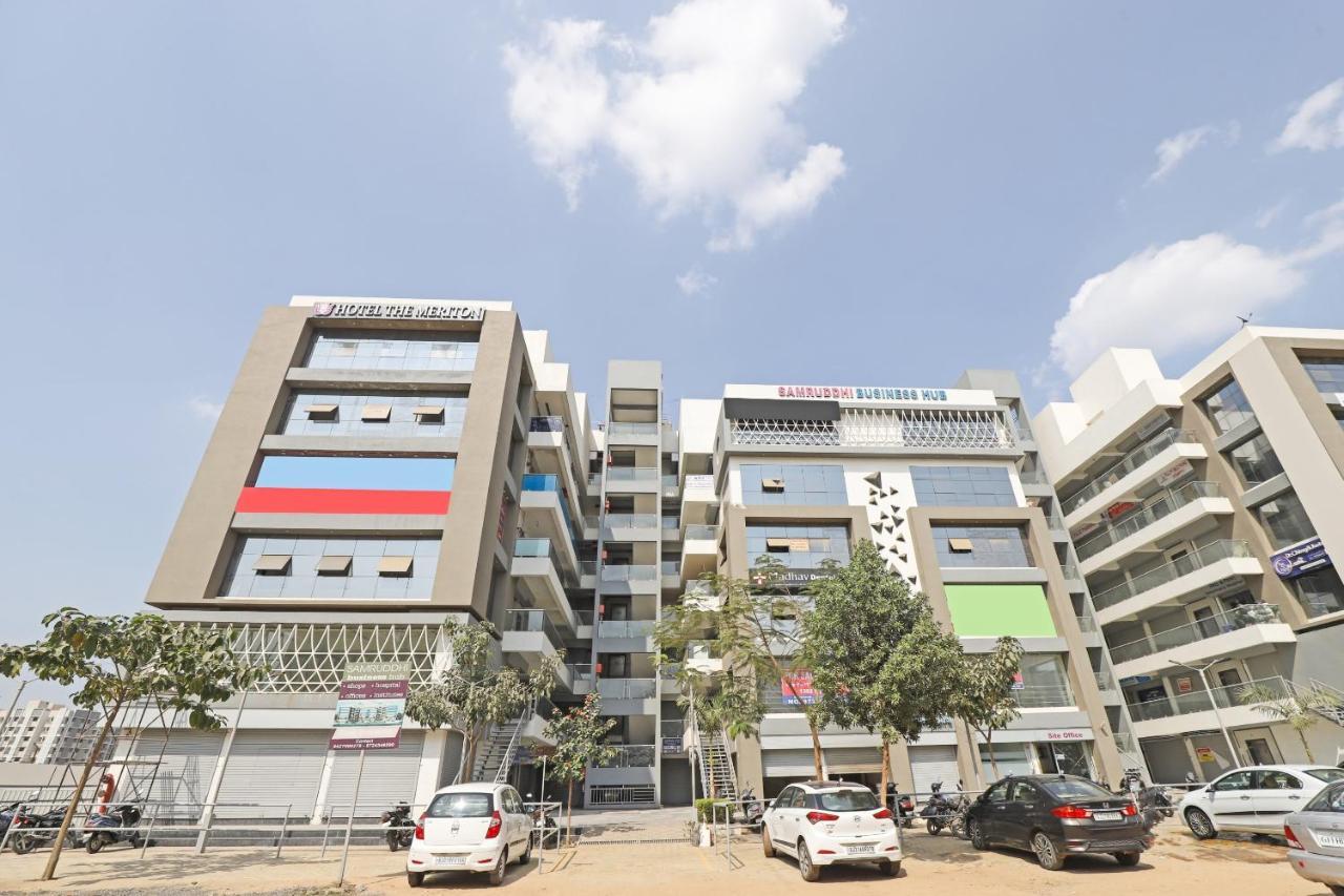 Oyo Flagship 86605 Hotel The Meriton 아흐메다바드 외부 사진